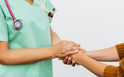 La Tranquilidad de la Distancia: El Plan SISPSA Ideal para Cuidar a Papá y Mamá en Venezuela